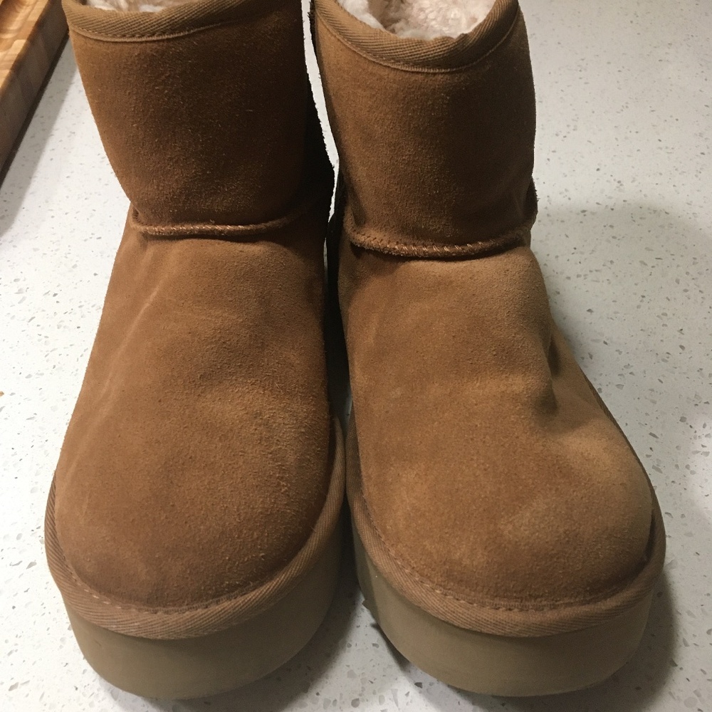 🎁🔥 ▶️ UGG ◀️ Classic Mini Platform Size 6